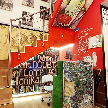 Hostel Amazing Ionika Chişinǎu Buitenkant foto