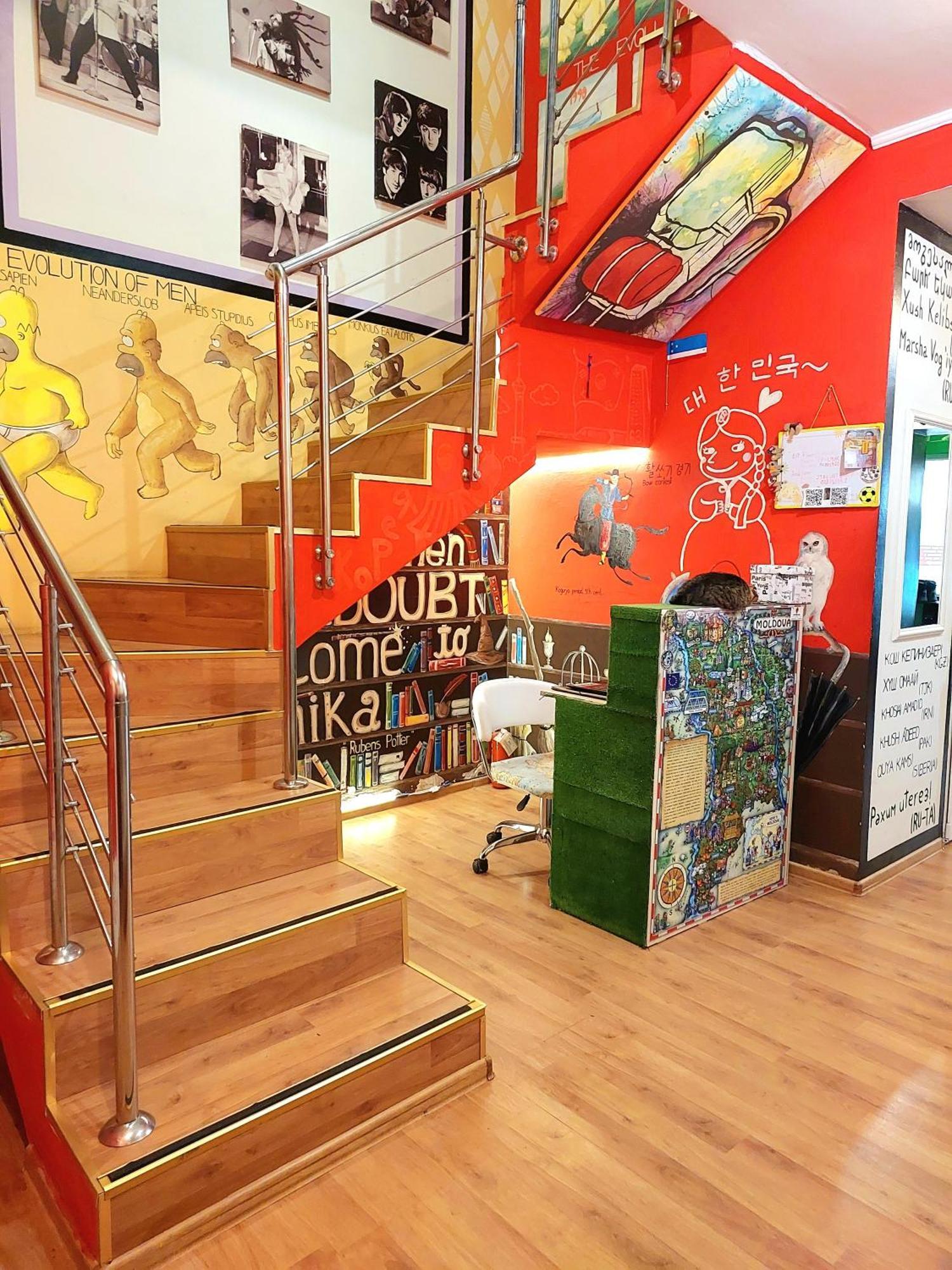 Hostel Amazing Ionika Chişinǎu Buitenkant foto